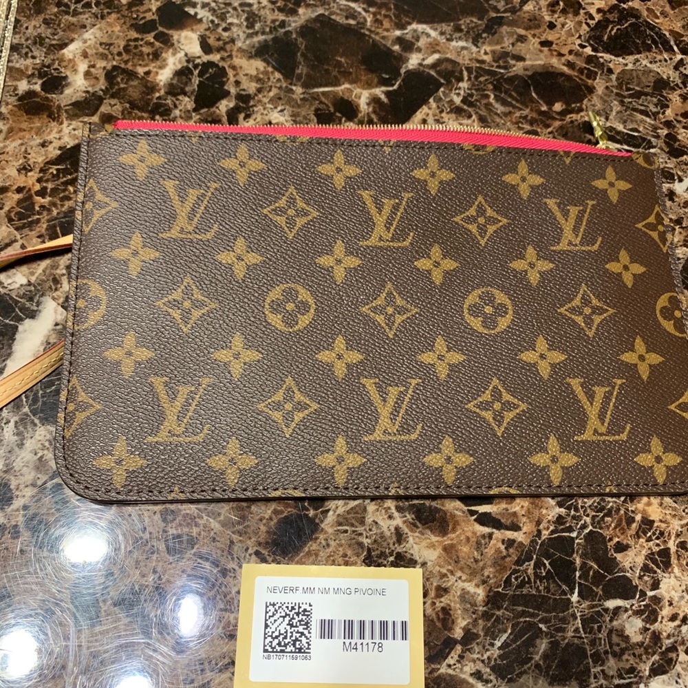 Louis Vuitton Neverfull Pouch